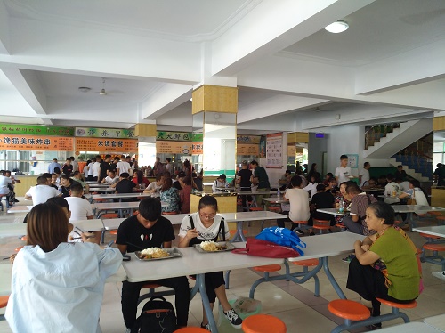 石家莊東華鐵路學(xué)校食堂.jpg 石家莊東華鐵路學(xué)校食堂.jpg